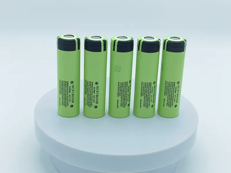Green cylindrical lithium battery cells
