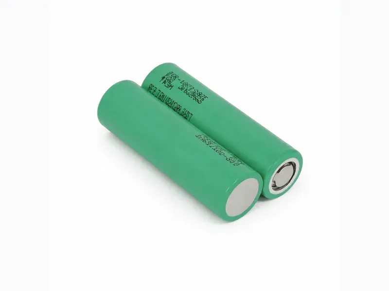 32700 LiFePO4 cylindrical cell for custom OEM battery pack selection, 12.8V / 25.6V module design, and long-life pack planning